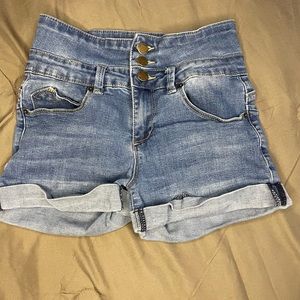 Xs, Jean shorts